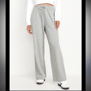 Extra High-Waisted SoComfy
Wide-Leg Sweatpants